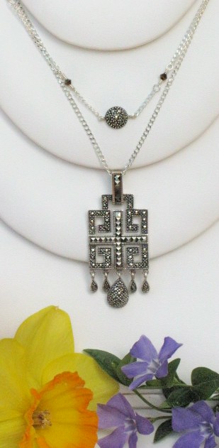 Image of Her Majesty Necklace