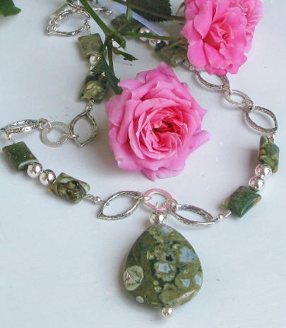 Image of Mountain Green Necklace