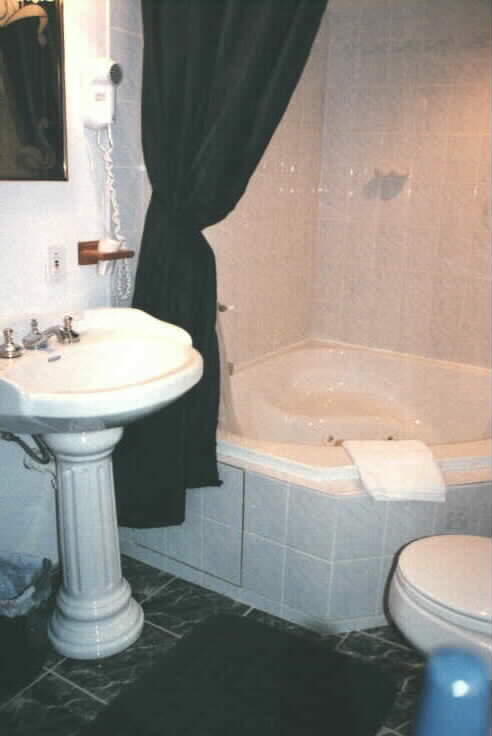 Whirlpool Bath - Room 8